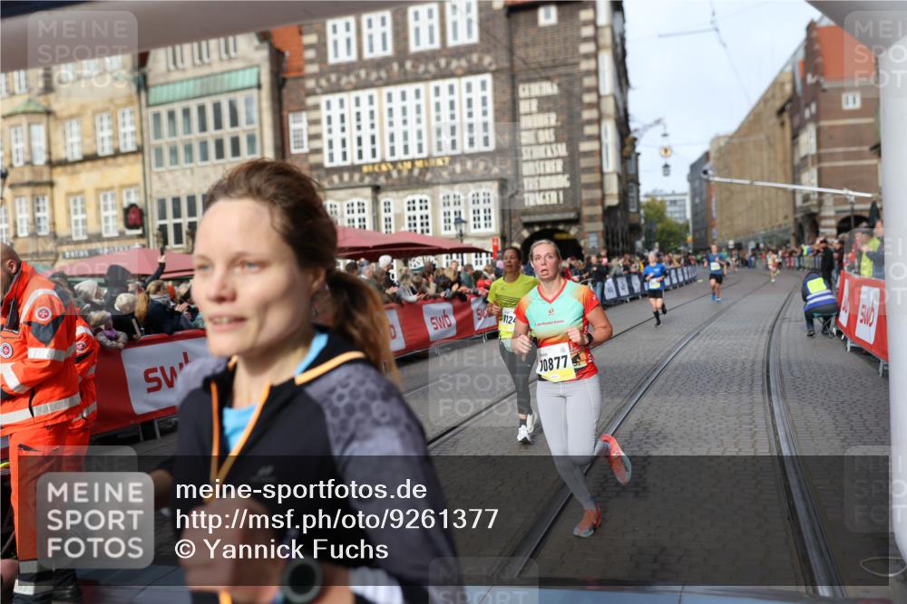 05.10.2025 - 20. swb-Marathon Bremen Yannick Fuchs http://msf.ph/oto/9261377 05.10.2025 10:49:02 Ziel 7414, 9255, 9583, 9674, 10047, 10877, 10973, 11248 meine-sportfotos.de