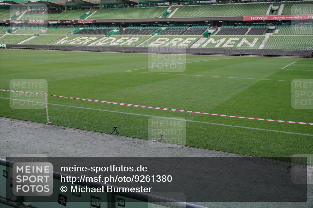 05.10.2025 - 20. swb-Marathon Bremen Michael Burmester http://msf.ph/oto/9261380 05.10.2025 10:59:59 Laufen im Stadion 9376, 10528, 11302 meine-sportfotos.de