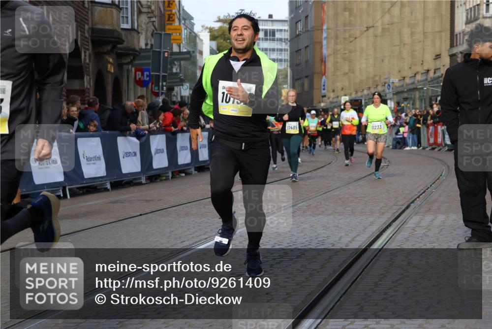 05.10.2025 - 20. swb-Marathon Bremen Strokosch-Dieckow http://msf.ph/oto/9261409 05.10.2025 11:06:19 Ziel 7979, 9205, 9228, 9523, 9712, 10152, 10243, 10374, 10404, 10611, 10640, 11065, 11092, 11169, 11195, 11233, 11485 meine-sportfotos.de