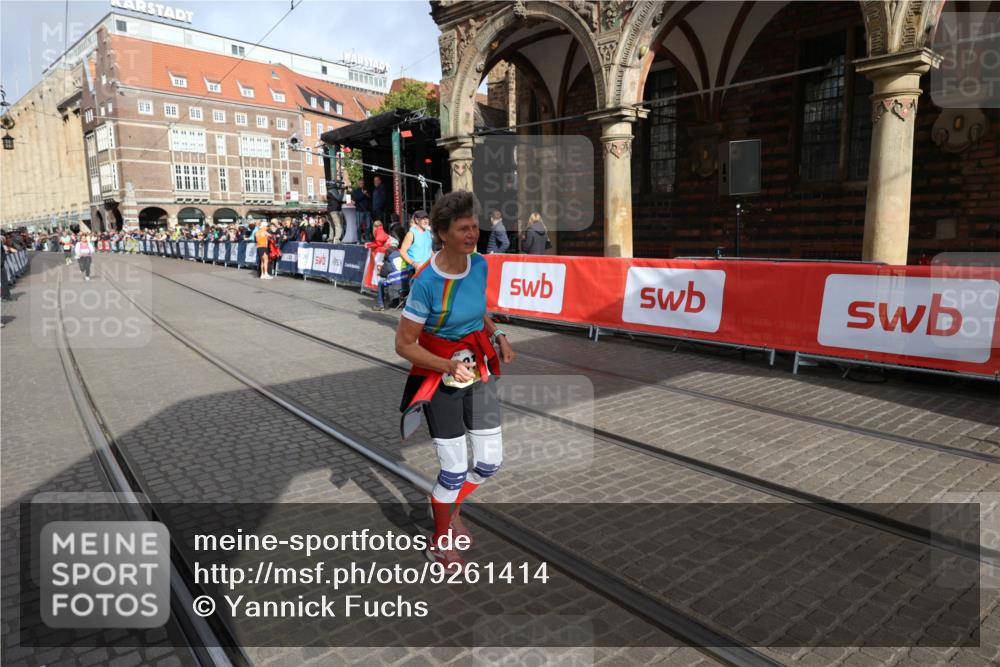 05.10.2025 - 20. swb-Marathon Bremen Yannick Fuchs http://msf.ph/oto/9261414 05.10.2025 11:20:58 Ziel 9405, 10012, 11643 meine-sportfotos.de