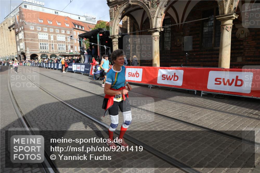 05.10.2025 - 20. swb-Marathon Bremen Yannick Fuchs http://msf.ph/oto/9261419 05.10.2025 11:20:58 Ziel 9405, 10012, 11643 meine-sportfotos.de