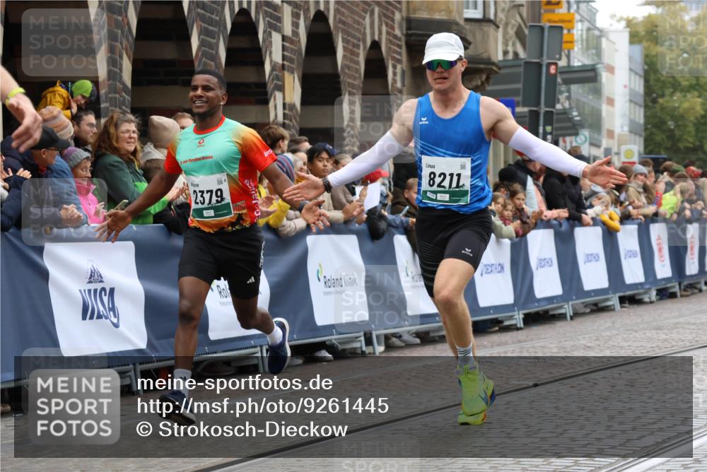 05.10.2025 - 20. swb-Marathon Bremen Strokosch-Dieckow http://msf.ph/oto/9261445 05.10.2025 12:57:30 Ziel 3153, 3817, 5028, 8211 meine-sportfotos.de