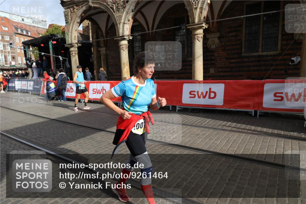 05.10.2025 - 20. swb-Marathon Bremen Yannick Fuchs http://msf.ph/oto/9261464 05.10.2025 11:20:59 Ziel 9405, 10012, 11643 meine-sportfotos.de