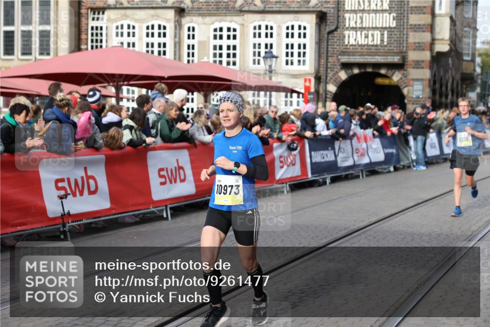 05.10.2025 - 20. swb-Marathon Bremen Yannick Fuchs http://msf.ph/oto/9261477 05.10.2025 10:49:05 Ziel 7414, 9216, 9255, 9583, 10047, 10877, 10973, 11248 meine-sportfotos.de