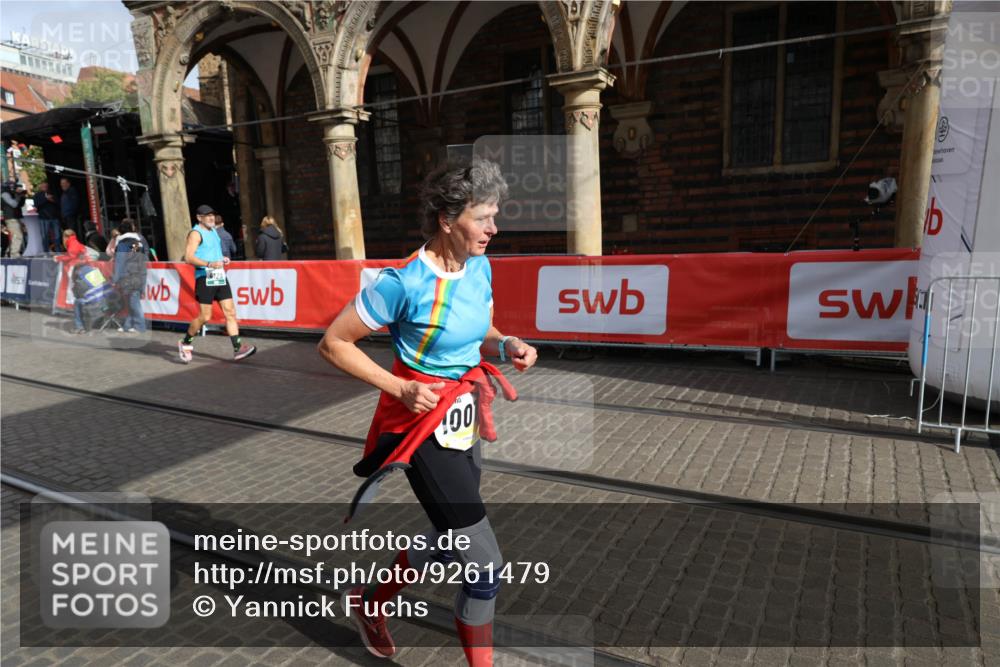 05.10.2025 - 20. swb-Marathon Bremen Yannick Fuchs http://msf.ph/oto/9261479 05.10.2025 11:20:59 Ziel 9405, 10012, 11643 meine-sportfotos.de
