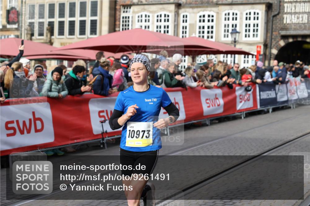 05.10.2025 - 20. swb-Marathon Bremen Yannick Fuchs http://msf.ph/oto/9261491 05.10.2025 10:49:05 Ziel 7414, 9216, 9255, 9583, 10047, 10877, 10973, 11248 meine-sportfotos.de
