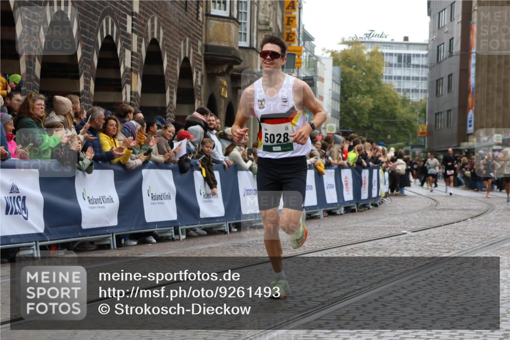 05.10.2025 - 20. swb-Marathon Bremen Strokosch-Dieckow http://msf.ph/oto/9261493 05.10.2025 12:57:32 Ziel 3153, 4635, 5028 meine-sportfotos.de