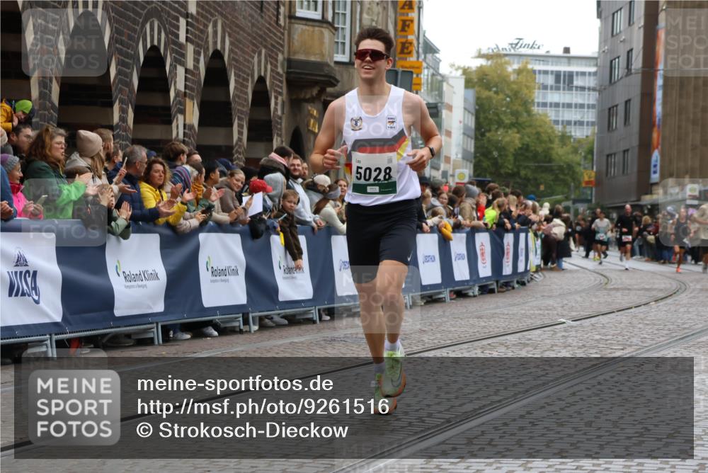 05.10.2025 - 20. swb-Marathon Bremen Strokosch-Dieckow http://msf.ph/oto/9261516 05.10.2025 12:57:32 Ziel 3153, 4635, 5028 meine-sportfotos.de