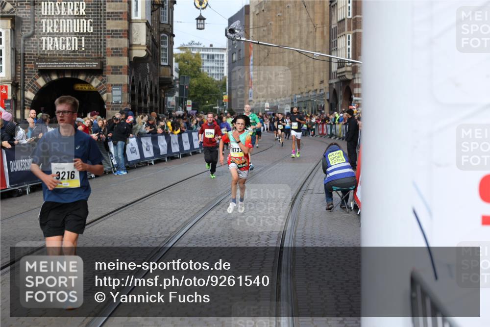 05.10.2025 - 20. swb-Marathon Bremen Yannick Fuchs http://msf.ph/oto/9261540 05.10.2025 10:49:07 Ziel 9216, 9255, 9317, 9583, 10733, 10877, 10973, 11248 meine-sportfotos.de