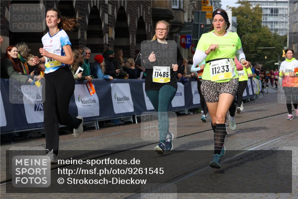 05.10.2025 - 20. swb-Marathon Bremen Strokosch-Dieckow http://msf.ph/oto/9261545 05.10.2025 11:06:23 Ziel 9205, 9764, 9998, 10611, 10640, 10912, 11143, 11195, 11233, 11270, 11365, 11485 meine-sportfotos.de