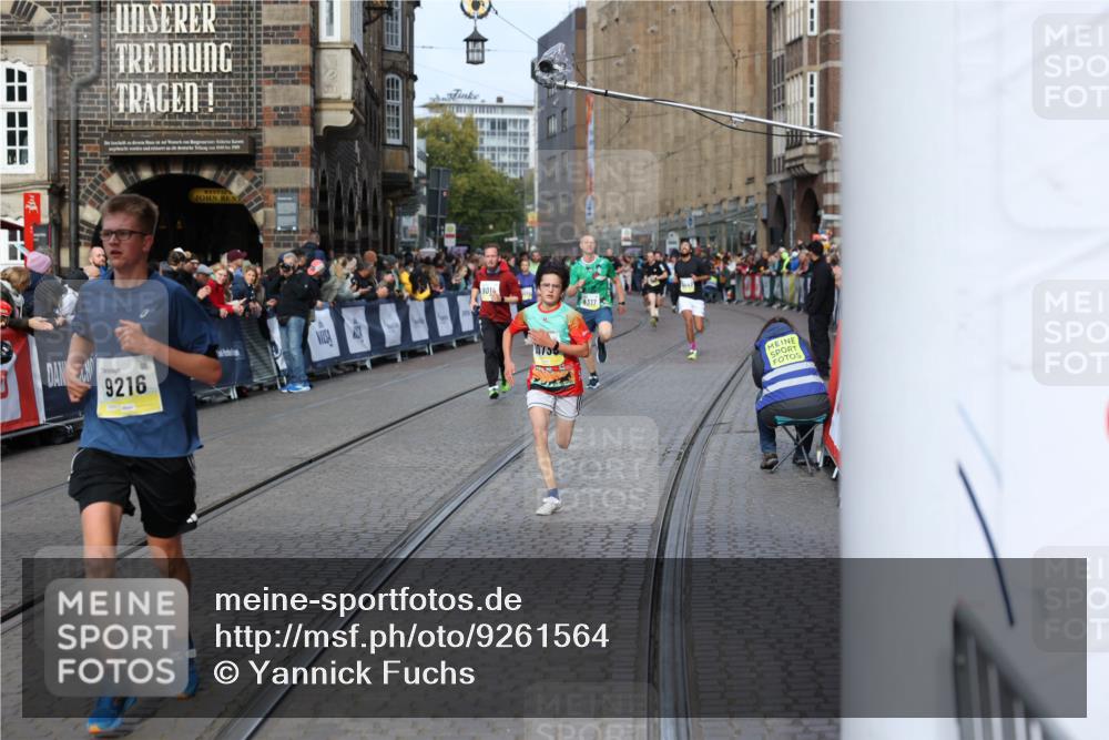 05.10.2025 - 20. swb-Marathon Bremen Yannick Fuchs http://msf.ph/oto/9261564 05.10.2025 10:49:07 Ziel 9216, 9255, 9317, 9583, 10733, 10877, 10973, 11248 meine-sportfotos.de