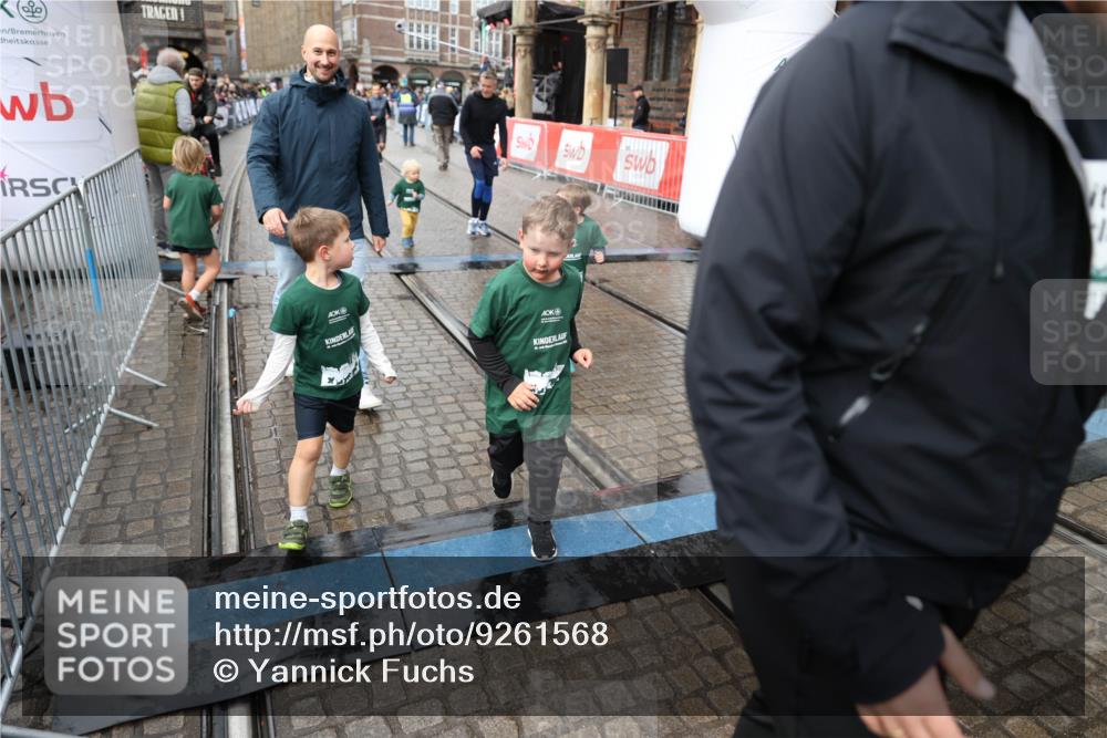 05.10.2025 - 20. swb-Marathon Bremen Yannick Fuchs http://msf.ph/oto/9261568 05.10.2025 15:23:58 Ziel  meine-sportfotos.de