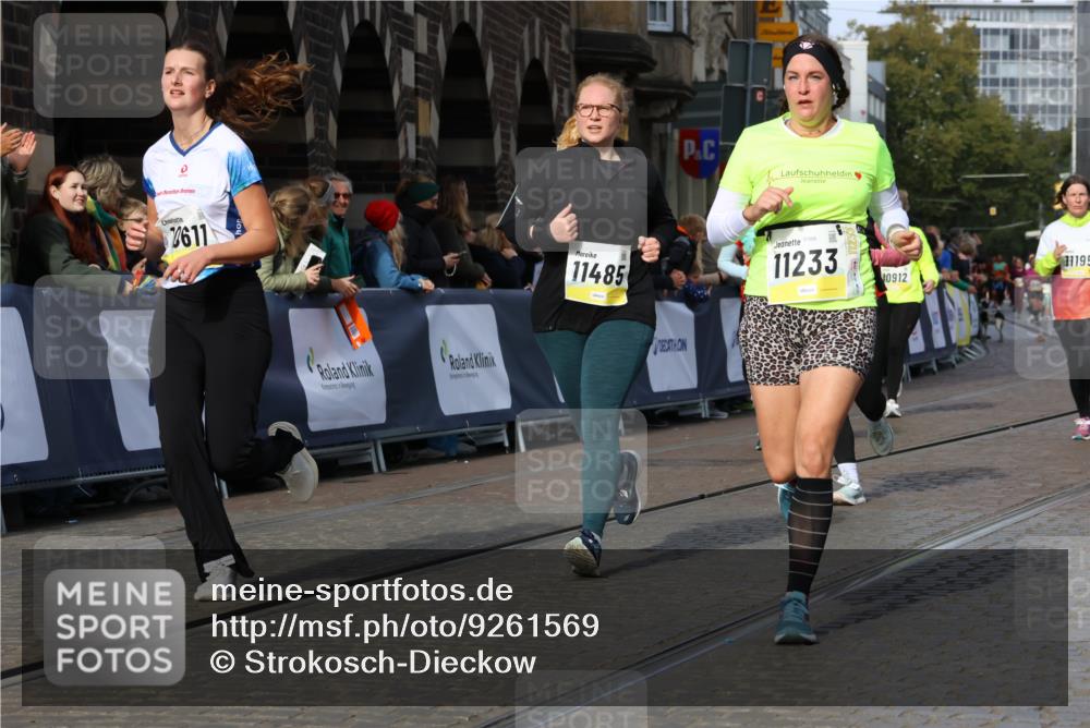 05.10.2025 - 20. swb-Marathon Bremen Strokosch-Dieckow http://msf.ph/oto/9261569 05.10.2025 11:06:23 Ziel 9205, 9764, 9998, 10611, 10640, 10912, 11143, 11195, 11233, 11270, 11365, 11485 meine-sportfotos.de