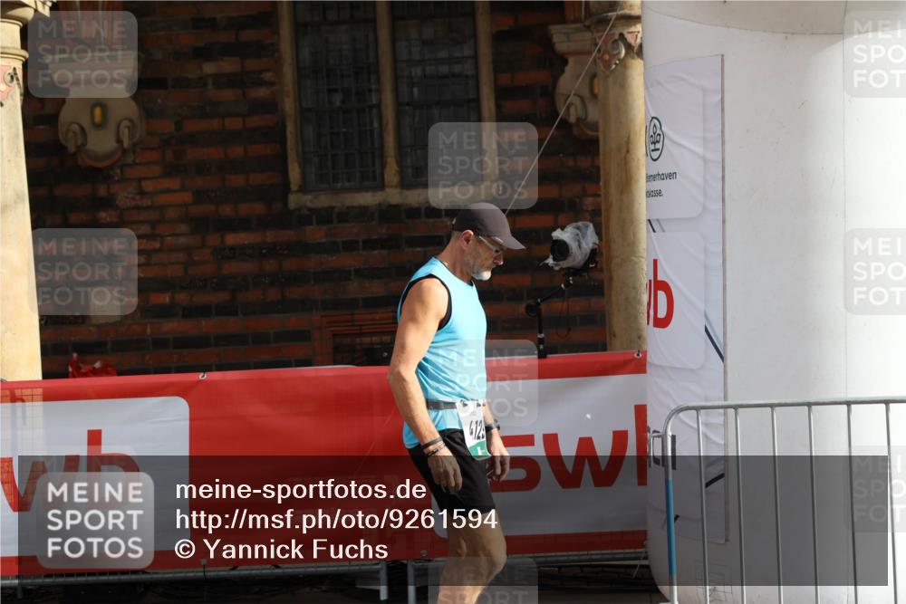 05.10.2025 - 20. swb-Marathon Bremen Yannick Fuchs http://msf.ph/oto/9261594 05.10.2025 11:21:03 Ziel 9405, 10012, 10913, 11643 meine-sportfotos.de