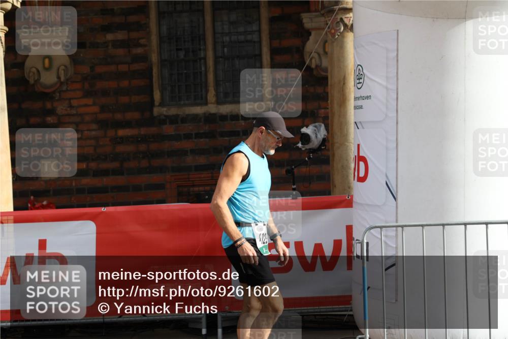 05.10.2025 - 20. swb-Marathon Bremen Yannick Fuchs http://msf.ph/oto/9261602 05.10.2025 11:21:03 Ziel 9405, 10012, 10913, 11643 meine-sportfotos.de