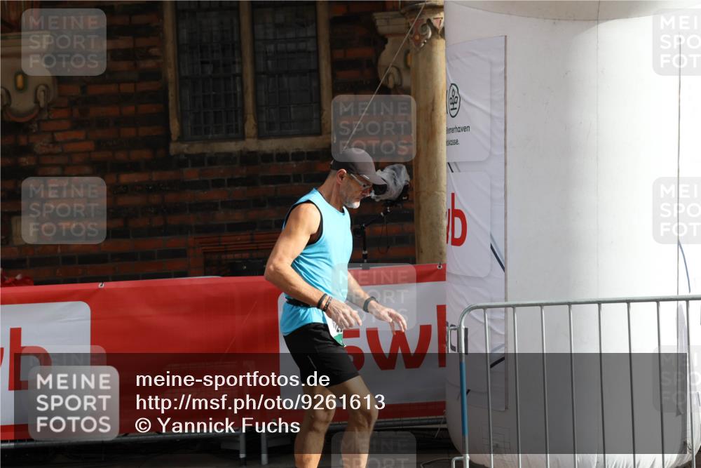 05.10.2025 - 20. swb-Marathon Bremen Yannick Fuchs http://msf.ph/oto/9261613 05.10.2025 11:21:03 Ziel 9405, 10012, 10913, 11643 meine-sportfotos.de
