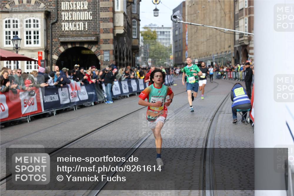 05.10.2025 - 20. swb-Marathon Bremen Yannick Fuchs http://msf.ph/oto/9261614 05.10.2025 10:49:08 Ziel 9216, 9255, 9317, 9583, 10733, 10877, 10973, 11248 meine-sportfotos.de