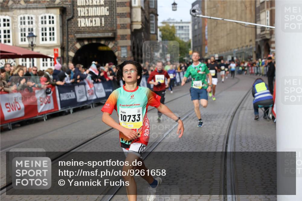 05.10.2025 - 20. swb-Marathon Bremen Yannick Fuchs http://msf.ph/oto/9261658 05.10.2025 10:49:09 Ziel 9014, 9216, 9317, 9583, 10733, 10877, 10973, 11248 meine-sportfotos.de