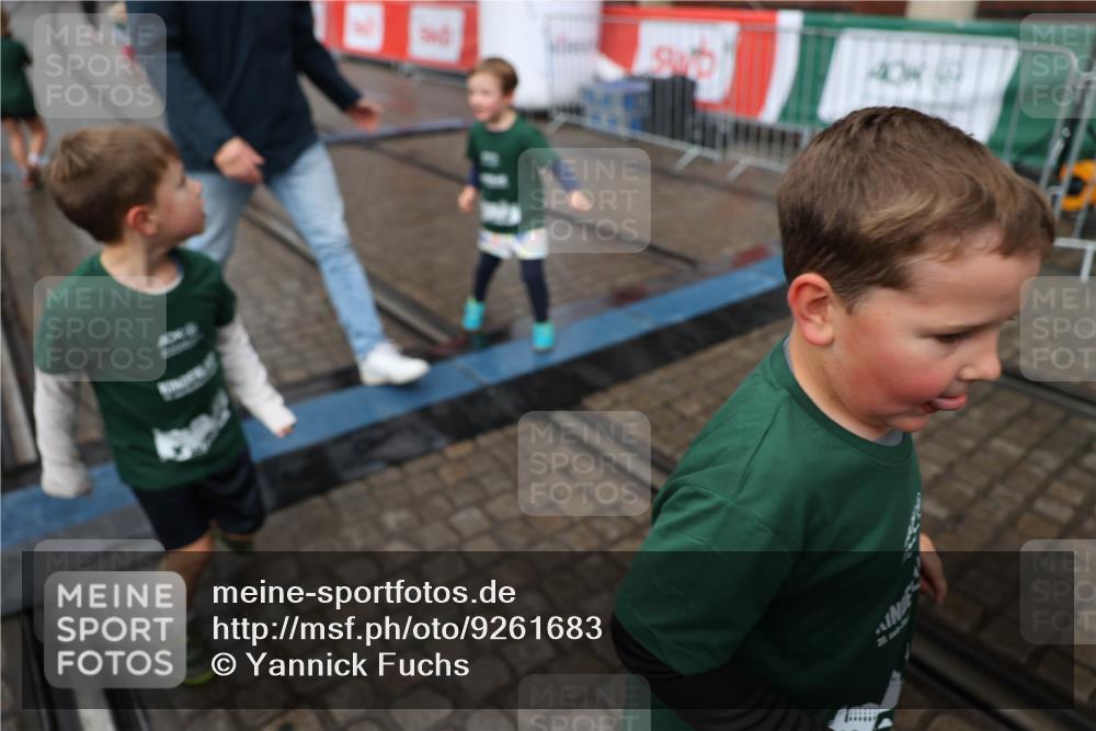 05.10.2025 - 20. swb-Marathon Bremen Yannick Fuchs http://msf.ph/oto/9261683 05.10.2025 15:23:59 Ziel  meine-sportfotos.de