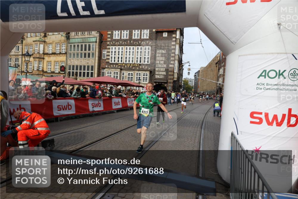 05.10.2025 - 20. swb-Marathon Bremen Yannick Fuchs http://msf.ph/oto/9261688 05.10.2025 10:49:10 Ziel 9014, 9216, 9317, 10449, 10733, 10973, 11248 meine-sportfotos.de