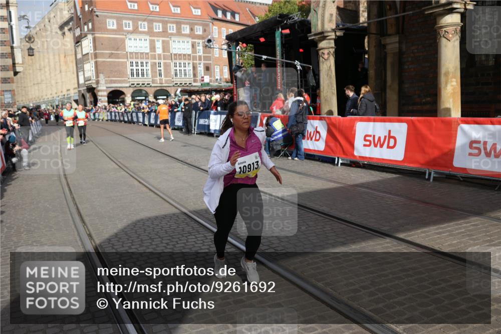 05.10.2025 - 20. swb-Marathon Bremen Yannick Fuchs http://msf.ph/oto/9261692 05.10.2025 11:21:05 Ziel 10012, 10913 meine-sportfotos.de