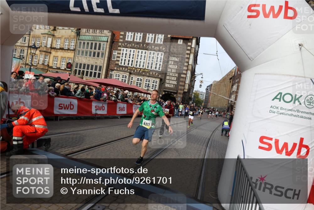 05.10.2025 - 20. swb-Marathon Bremen Yannick Fuchs http://msf.ph/oto/9261701 05.10.2025 10:49:11 Ziel 9014, 9216, 9317, 10449, 10733, 10973, 11695 meine-sportfotos.de