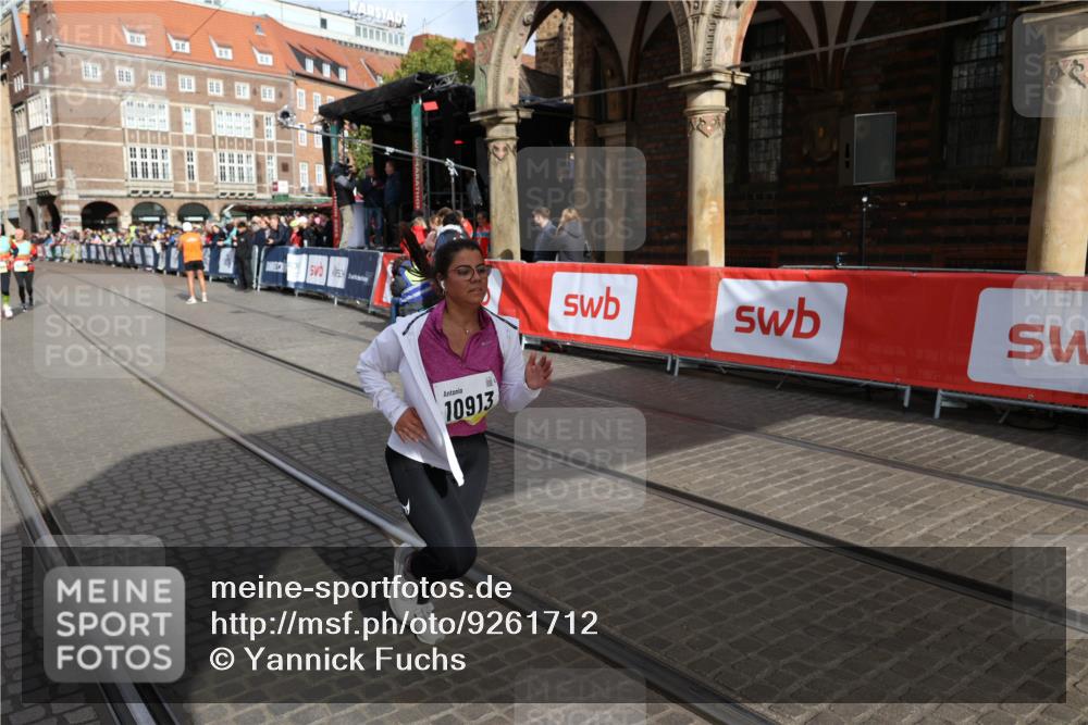 05.10.2025 - 20. swb-Marathon Bremen Yannick Fuchs http://msf.ph/oto/9261712 05.10.2025 11:21:06 Ziel 10012, 10913 meine-sportfotos.de