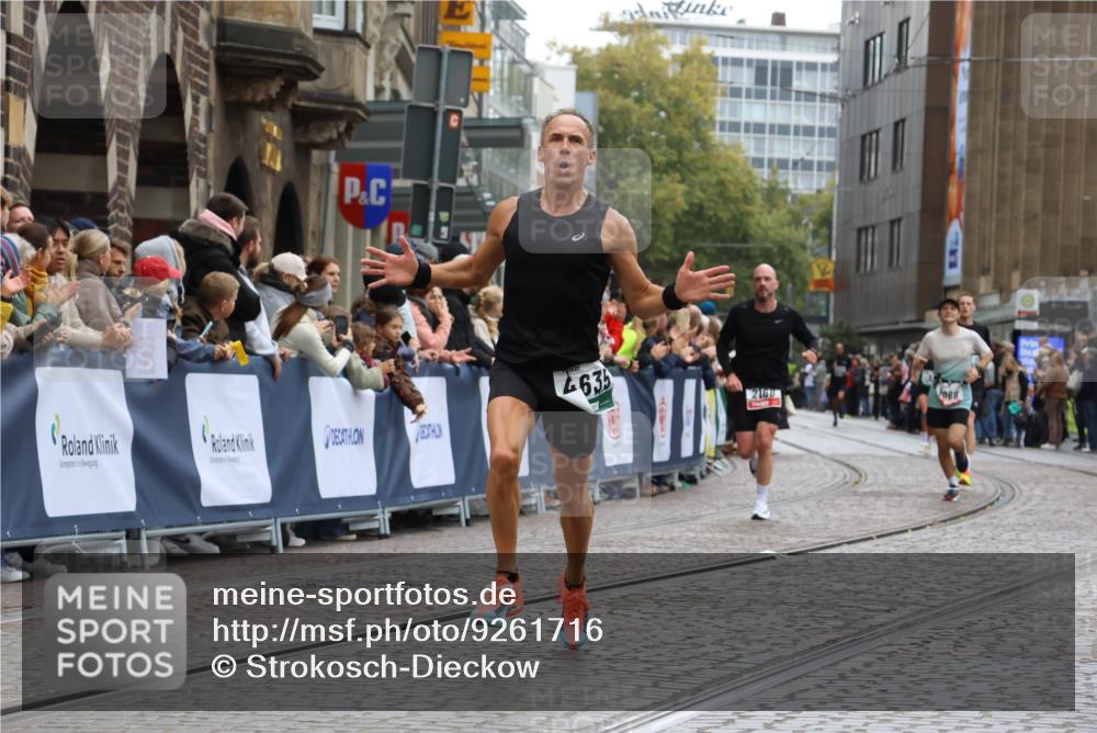 05.10.2025 - 20. swb-Marathon Bremen Strokosch-Dieckow http://msf.ph/oto/9261716 05.10.2025 12:57:41 Ziel 1088, 2168, 2909, 4635 meine-sportfotos.de