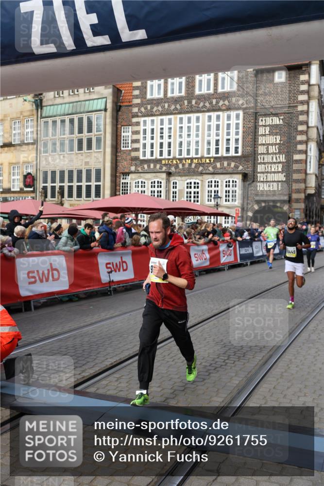 05.10.2025 - 20. swb-Marathon Bremen Yannick Fuchs http://msf.ph/oto/9261755 05.10.2025 10:49:12 Ziel 7202, 9014, 9216, 9317, 9556, 10449, 10733, 10973, 11695 meine-sportfotos.de