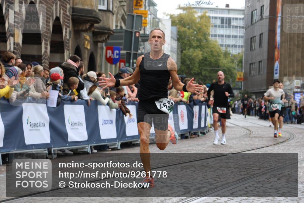 05.10.2025 - 20. swb-Marathon Bremen Strokosch-Dieckow http://msf.ph/oto/9261778 05.10.2025 12:57:41 Ziel 1088, 2168, 2909, 4635 meine-sportfotos.de