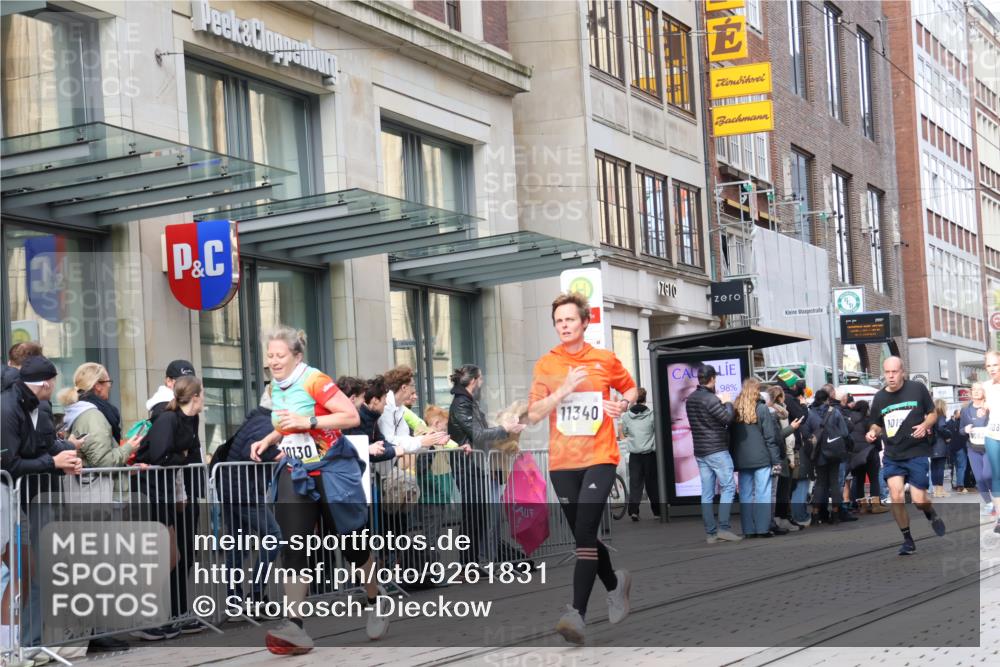 05.10.2025 - 20. swb-Marathon Bremen Strokosch-Dieckow http://msf.ph/oto/9261831 05.10.2025 11:01:55 Ziel 9324, 9363, 9426, 9686, 9748, 10093, 10130, 10194, 10301, 10508, 10821, 10829, 10855, 10879, 10887, 10982, 10983, 11014, 11340, 11386, 11454, 11459, 11646, 9324, 9363, 9426, 9686, 9748, 10093, 10130, 10194, 10301, 10508, 10821, 10829, 10855, 10879, 10887, 10982, 10983, 11014, 11340, 11386, 11454, 11459, 11646 meine-sportfotos.de