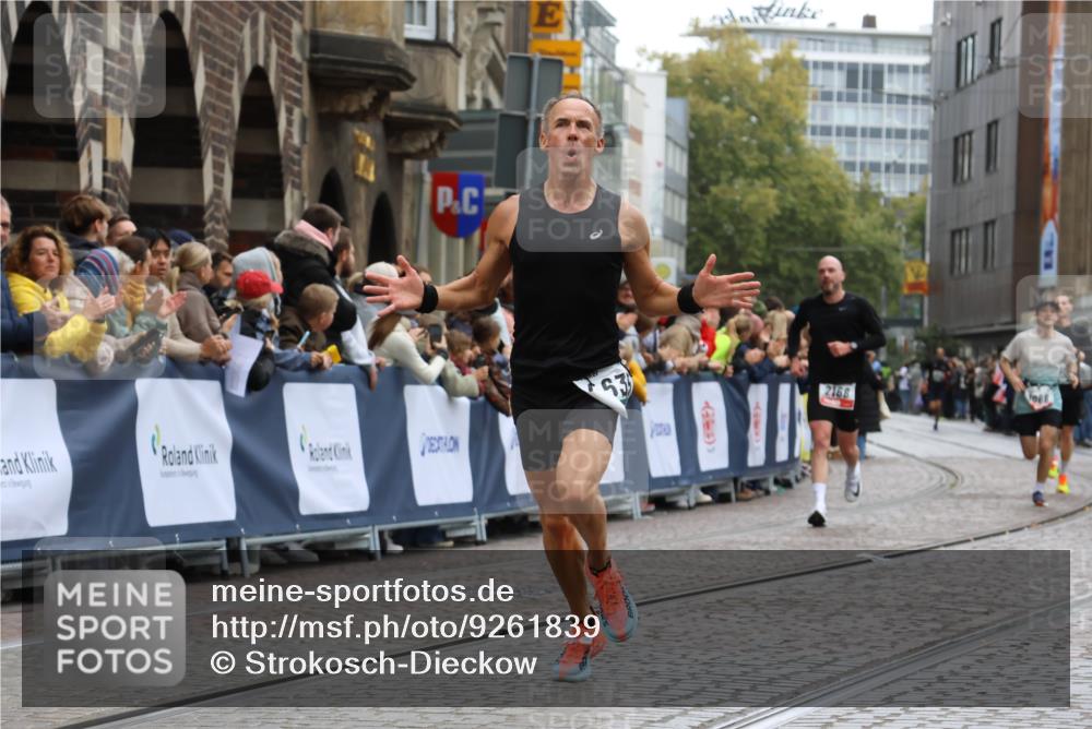 05.10.2025 - 20. swb-Marathon Bremen Strokosch-Dieckow http://msf.ph/oto/9261839 05.10.2025 12:57:41 Ziel 1088, 2168, 2909, 4635 meine-sportfotos.de