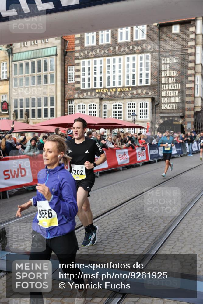 05.10.2025 - 20. swb-Marathon Bremen Yannick Fuchs http://msf.ph/oto/9261925 05.10.2025 10:49:15 Ziel 7202, 9014, 9216, 9317, 9457, 9556, 10016, 10449, 10733, 11673, 11695 meine-sportfotos.de
