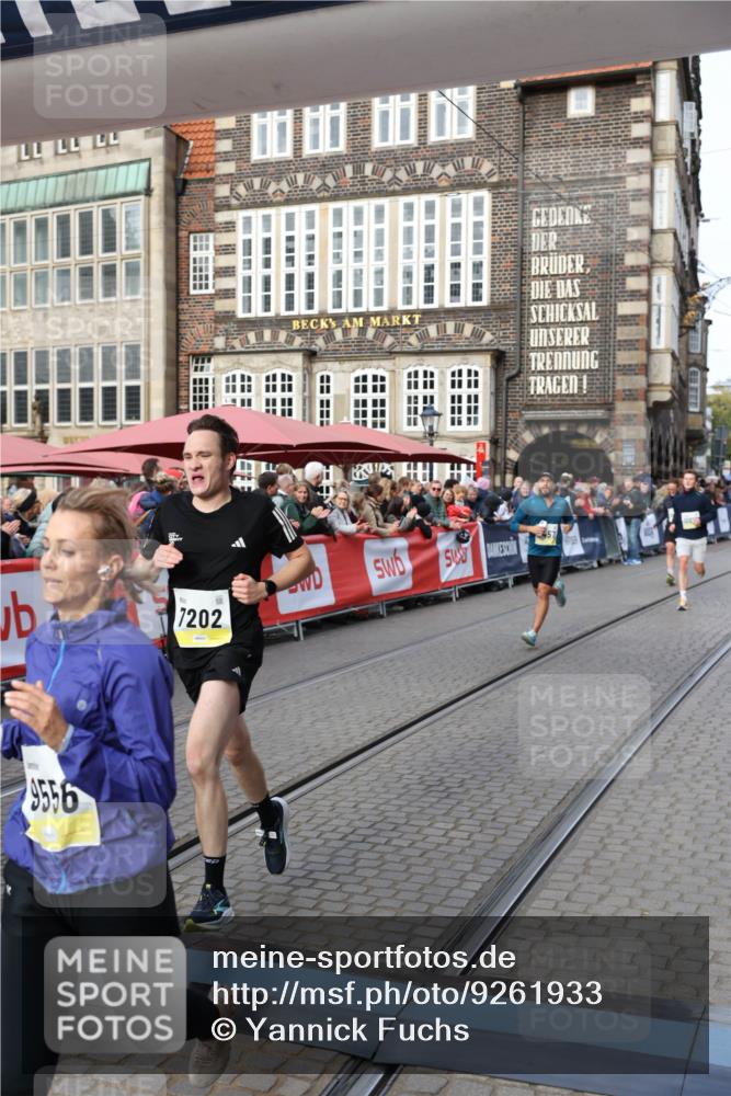 05.10.2025 - 20. swb-Marathon Bremen Yannick Fuchs http://msf.ph/oto/9261933 05.10.2025 10:49:15 Ziel 7202, 9014, 9216, 9317, 9457, 9556, 10016, 10449, 10733, 11673, 11695 meine-sportfotos.de