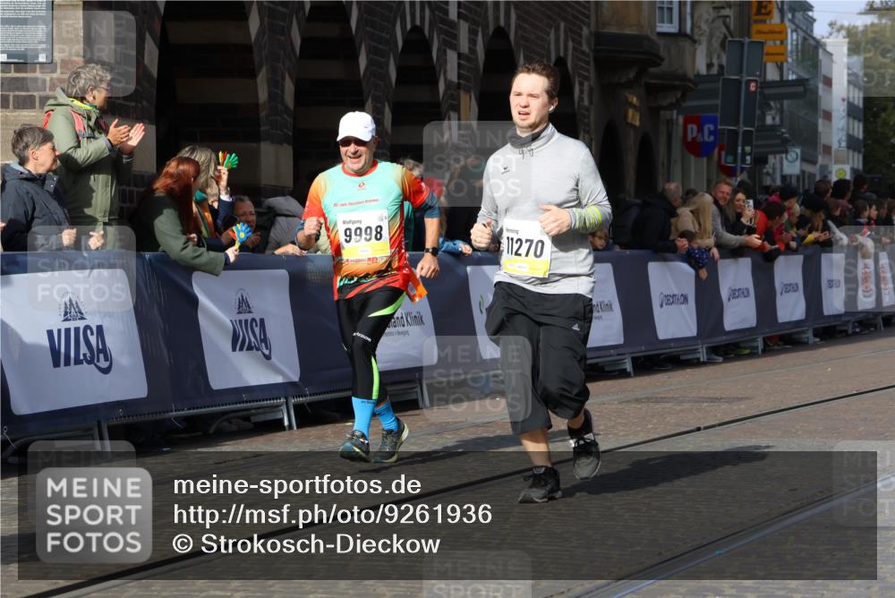 05.10.2025 - 20. swb-Marathon Bremen Strokosch-Dieckow http://msf.ph/oto/9261936 05.10.2025 11:06:30 Ziel 9178, 9764, 9998, 10699, 10732, 10912, 11143, 11195, 11270, 11324, 11365, 11706 meine-sportfotos.de