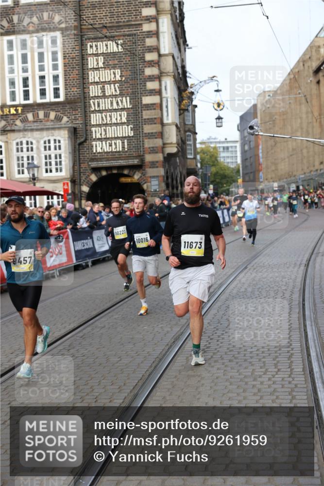 05.10.2025 - 20. swb-Marathon Bremen Yannick Fuchs http://msf.ph/oto/9261959 05.10.2025 10:49:17 Ziel 7202, 9014, 9317, 9457, 9556, 10016, 10221, 10449, 11673, 11695 meine-sportfotos.de
