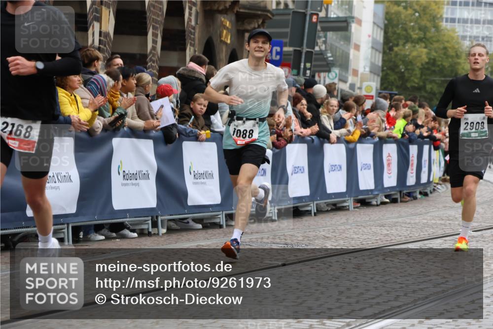 05.10.2025 - 20. swb-Marathon Bremen Strokosch-Dieckow http://msf.ph/oto/9261973 05.10.2025 12:57:47 Ziel 9, 1088, 2168, 2909 meine-sportfotos.de