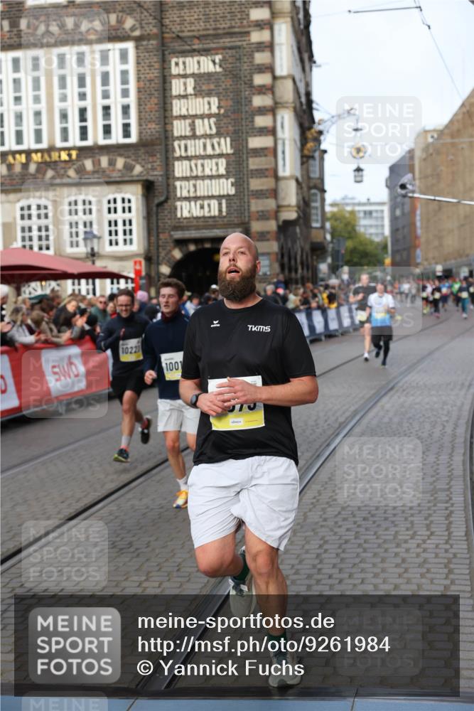 05.10.2025 - 20. swb-Marathon Bremen Yannick Fuchs http://msf.ph/oto/9261984 05.10.2025 10:49:18 Ziel 7202, 9014, 9457, 9556, 10016, 10221, 10449, 11673, 11695 meine-sportfotos.de