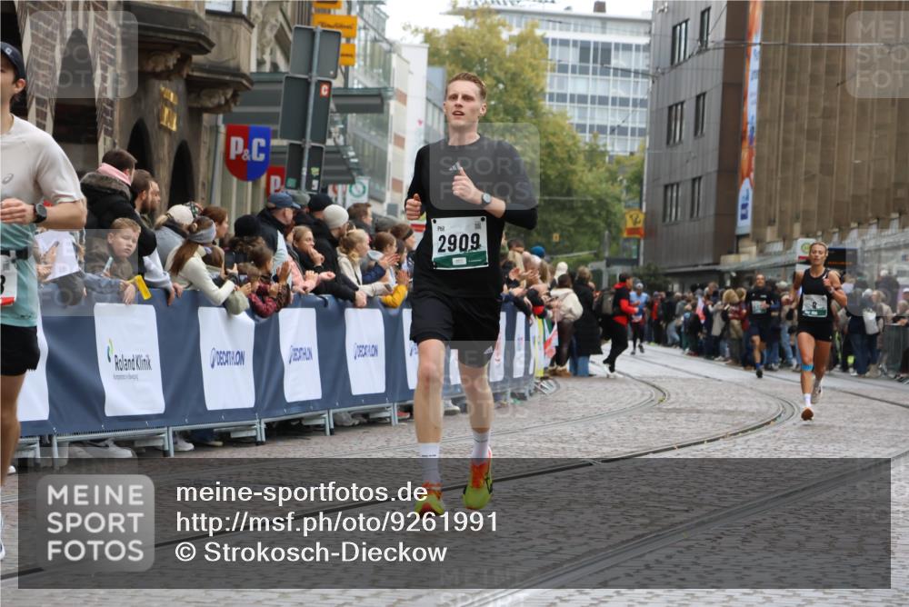 05.10.2025 - 20. swb-Marathon Bremen Strokosch-Dieckow http://msf.ph/oto/9261991 05.10.2025 12:57:48 Ziel 9, 1088, 2168, 2909 meine-sportfotos.de