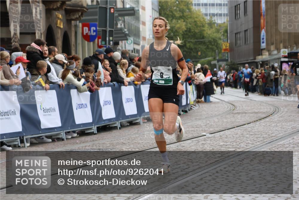 05.10.2025 - 20. swb-Marathon Bremen Strokosch-Dieckow http://msf.ph/oto/9262041 05.10.2025 12:57:53 Ziel 9, 6903 meine-sportfotos.de