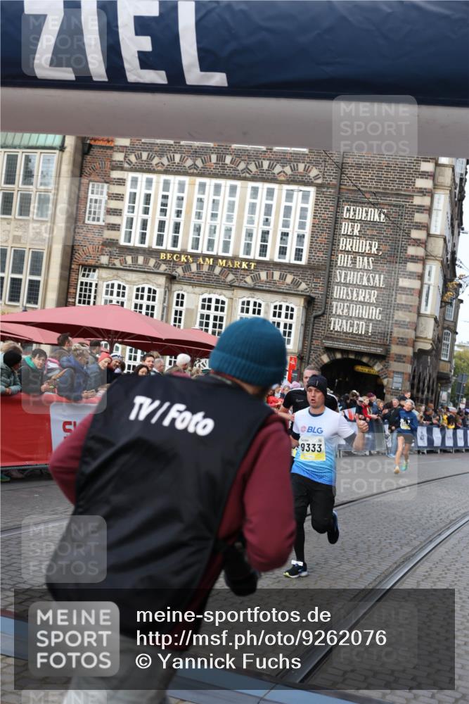 05.10.2025 - 20. swb-Marathon Bremen Yannick Fuchs http://msf.ph/oto/9262076 05.10.2025 10:49:21 Ziel 7202, 9333, 9457, 9556, 10016, 10221, 11057, 11673, 11695 meine-sportfotos.de
