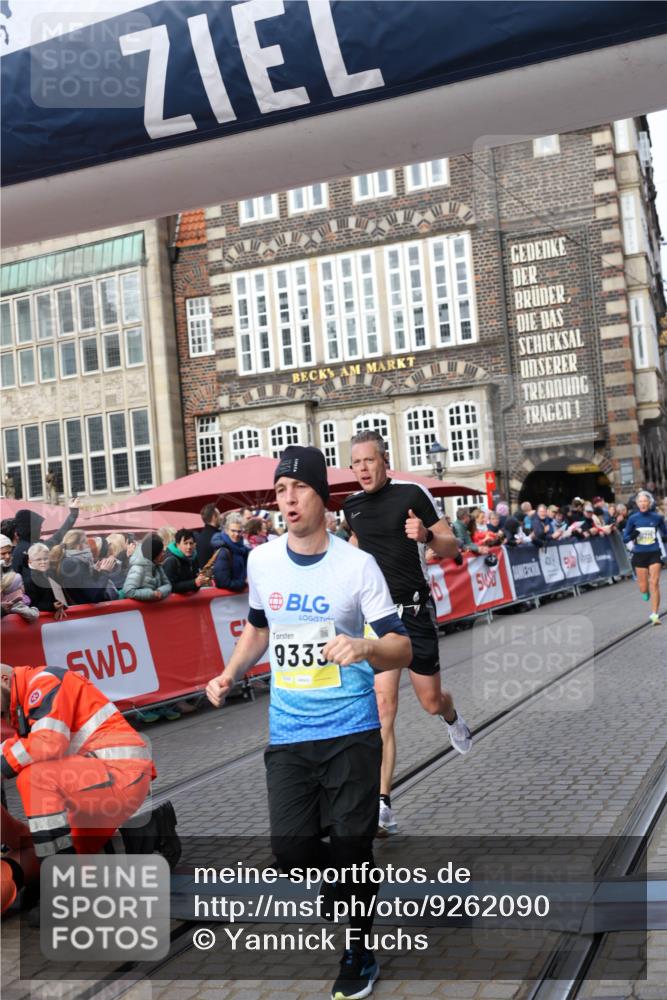 05.10.2025 - 20. swb-Marathon Bremen Yannick Fuchs http://msf.ph/oto/9262090 05.10.2025 10:49:22 Ziel 7202, 9333, 9457, 9556, 10016, 10221, 10715, 11057, 11673 meine-sportfotos.de