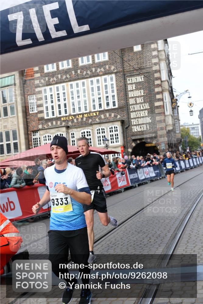 05.10.2025 - 20. swb-Marathon Bremen Yannick Fuchs http://msf.ph/oto/9262098 05.10.2025 10:49:22 Ziel 7202, 9333, 9457, 9556, 10016, 10221, 10715, 11057, 11673 meine-sportfotos.de