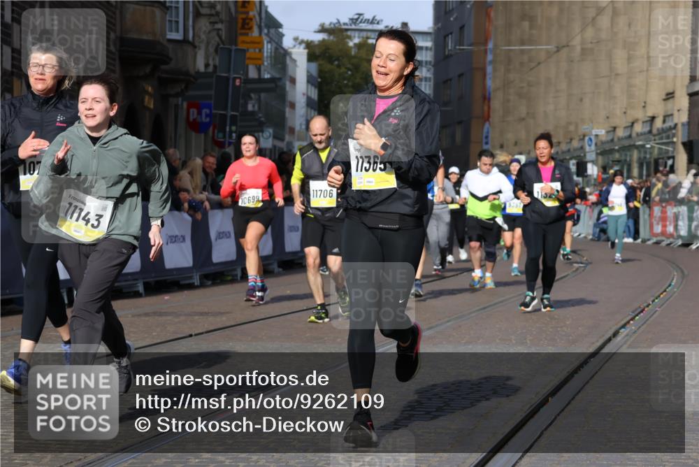 05.10.2025 - 20. swb-Marathon Bremen Strokosch-Dieckow http://msf.ph/oto/9262109 05.10.2025 11:06:32 Ziel 9178, 9357, 9619, 9998, 10239, 10699, 10732, 10912, 11027, 11143, 11270, 11324, 11365, 11605, 11706, 11721, 11746 meine-sportfotos.de