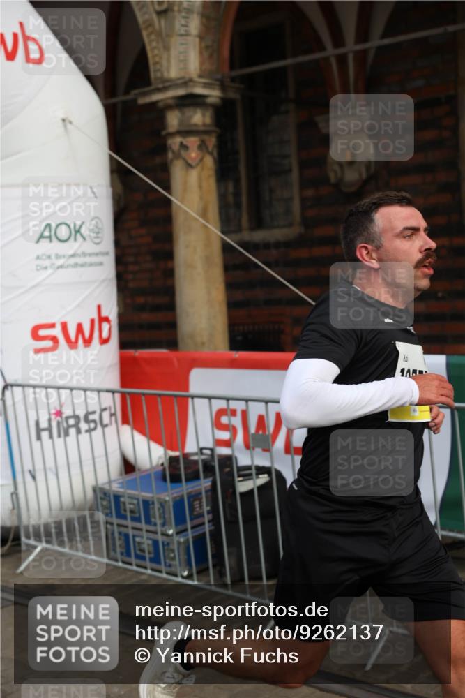 05.10.2025 - 20. swb-Marathon Bremen Yannick Fuchs http://msf.ph/oto/9262137 05.10.2025 10:49:28 Ziel 9206, 9333, 9435, 9708, 10519, 10715, 10735, 11057, 11319, 11598, 11672 meine-sportfotos.de