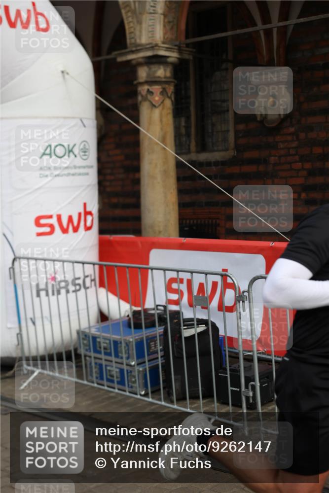 05.10.2025 - 20. swb-Marathon Bremen Yannick Fuchs http://msf.ph/oto/9262147 05.10.2025 10:49:28 Ziel 9206, 9333, 9435, 9708, 10519, 10715, 10735, 11057, 11319, 11598, 11672 meine-sportfotos.de