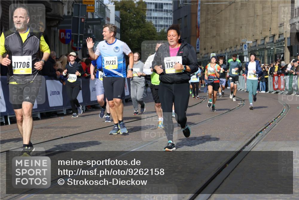 05.10.2025 - 20. swb-Marathon Bremen Strokosch-Dieckow http://msf.ph/oto/9262158 05.10.2025 11:06:34 Ziel 9178, 9357, 9619, 10239, 10699, 10732, 11027, 11143, 11270, 11324, 11605, 11706, 11721, 11746, 11747 meine-sportfotos.de