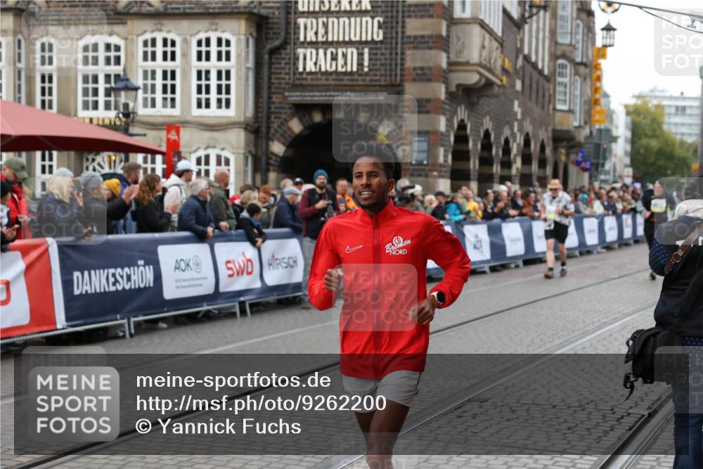 05.10.2025 - 20. swb-Marathon Bremen Yannick Fuchs http://msf.ph/oto/9262200 05.10.2025 11:22:29 Ziel 10700 meine-sportfotos.de