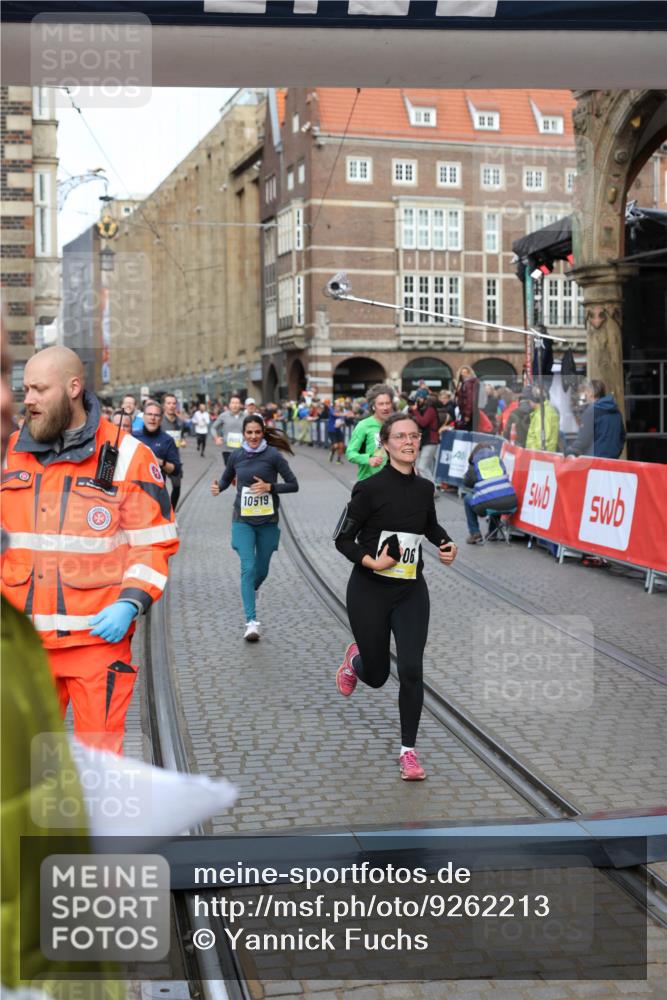 05.10.2025 - 20. swb-Marathon Bremen Yannick Fuchs http://msf.ph/oto/9262213 05.10.2025 10:49:29 Ziel 9206, 9333, 9435, 9708, 10118, 10519, 10715, 10735, 11057, 11319, 11598, 11672 meine-sportfotos.de