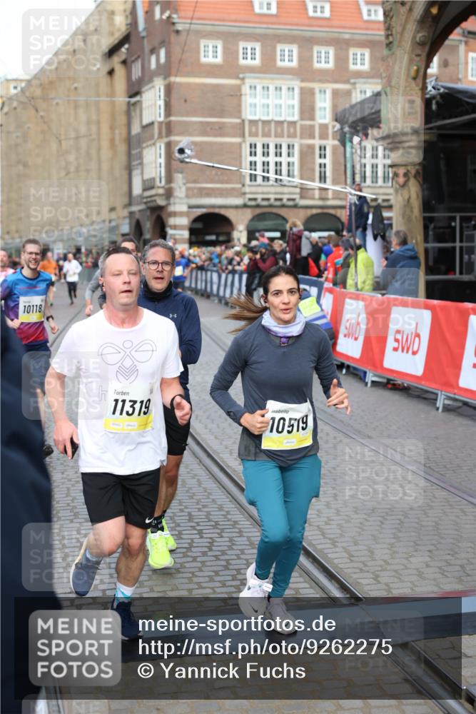 05.10.2025 - 20. swb-Marathon Bremen Yannick Fuchs http://msf.ph/oto/9262275 05.10.2025 10:49:31 Ziel 9206, 9233, 9435, 9555, 9708, 10118, 10519, 10673, 10715, 10735, 11319, 11487, 11598, 11672 meine-sportfotos.de